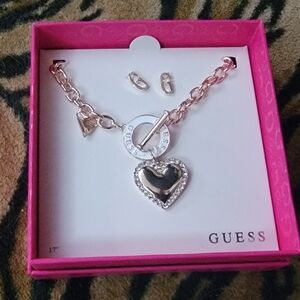 GUESS Gold w Heart Necklace